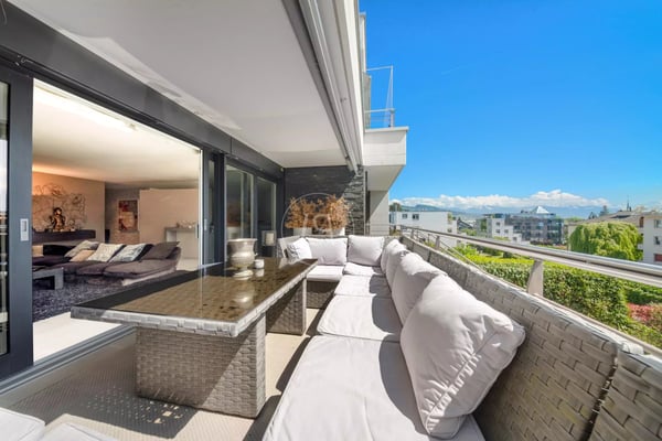 Beautiful turnkey apartment with terrace and garden in South Pully 7