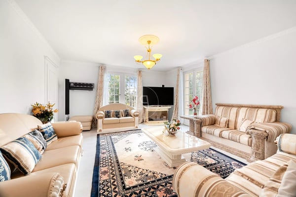 Charming residence in the heart of the Geneva countryside, left bank 8