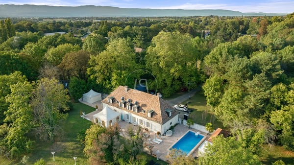 Charming residence in the heart of the Geneva countryside, left bank 1