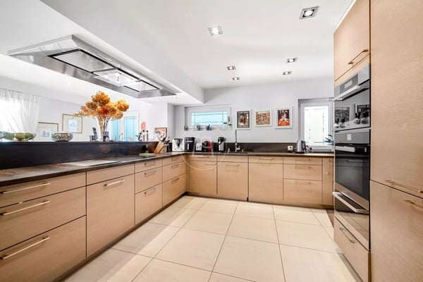 Beautiful family home in a strategic location, Versoix 9