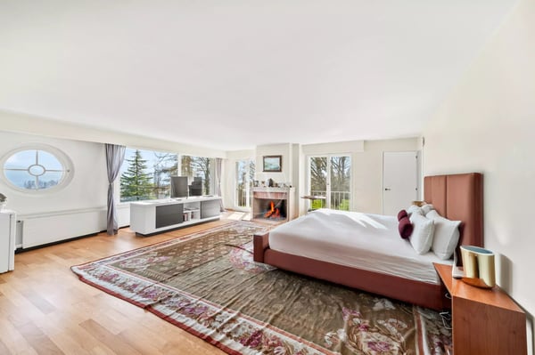 Beautiful family property with tennis and lake view, close to Morges 12