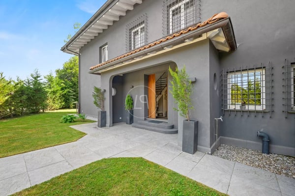 Elegant family property, quiet and with lake views in Epalinges 3