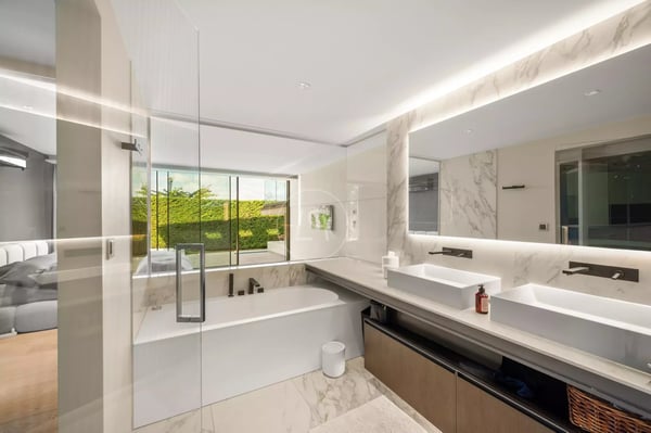 Villa contemporaine d'exception, vue et accès privé au lac,rive gauche 10