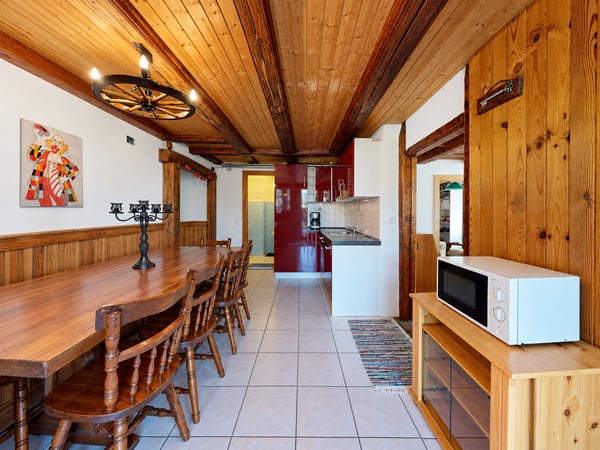 Maison de maître avec 4 appartements à Chevroux 20