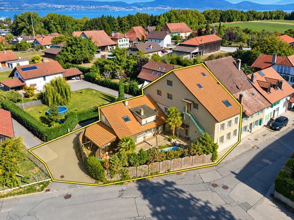 Maison de maître avec 4 appartements à Chevroux 3