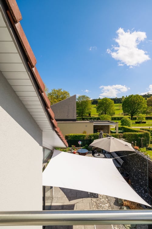 5.5-Zimmer-Familienhaus mit traumhaftem Garten und Aussicht ins Grüne 8