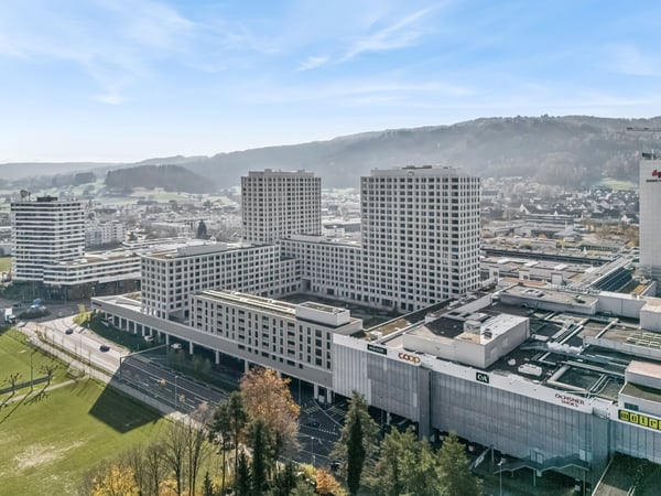 Über den Dächern des Limmattals – Exklusive 2.5 Zimmer-Wohnung mit Loggia und Panoramaaussicht
