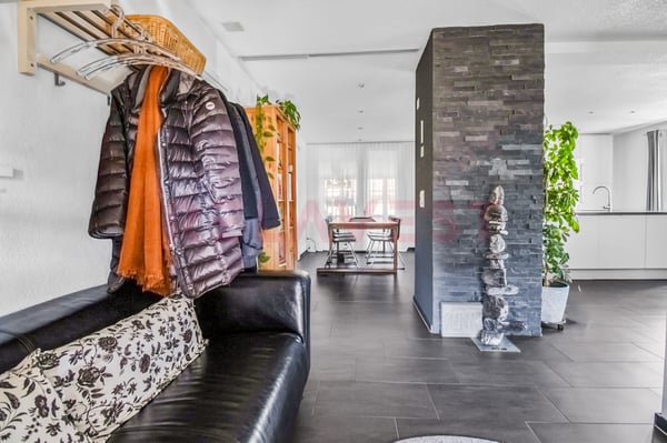 Derendingen: 2-Familienhaus mit grossem Garten, 9.5 Zimmer 6