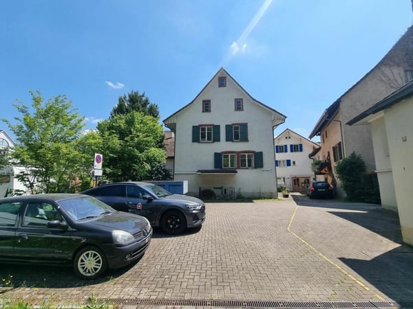 Charaktervolles 3-Familienhaus mit Potenzial in Hölstein kaufen 2