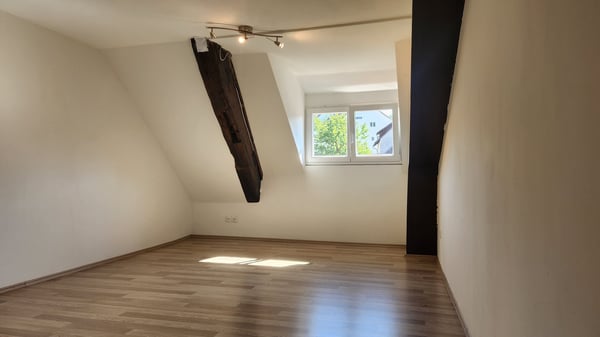 3.5-Zimmer-Dachwohnung mit Charme in Kaiserstuhl mieten 6