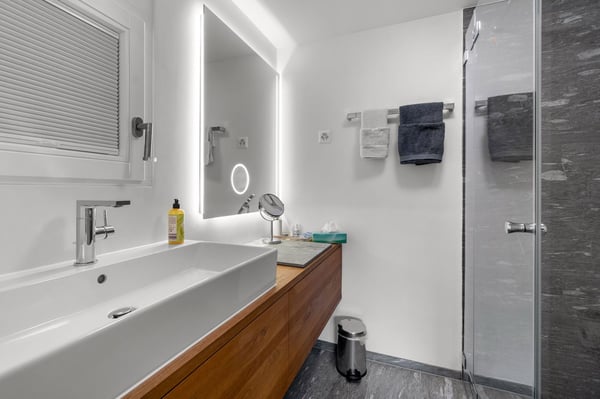 Modernes Zweifamilienhaus mit unverbaubarem Bergpanorama 15