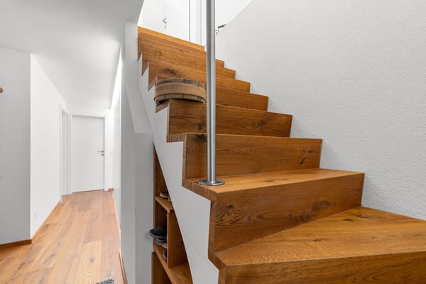 Modernes Zweifamilienhaus mit unverbaubarem Bergpanorama 9