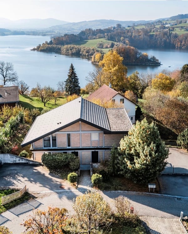 Magnifique appartement en attique de 4.5 pièces à Pont-la-Ville 3