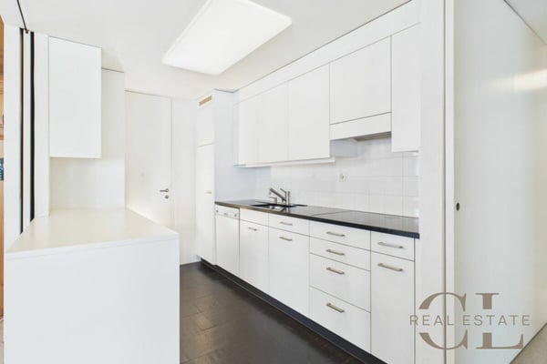 Stilvolles 8-Zimmer-Atriumhaus mit einer Garage und einem Abstellplatz 9