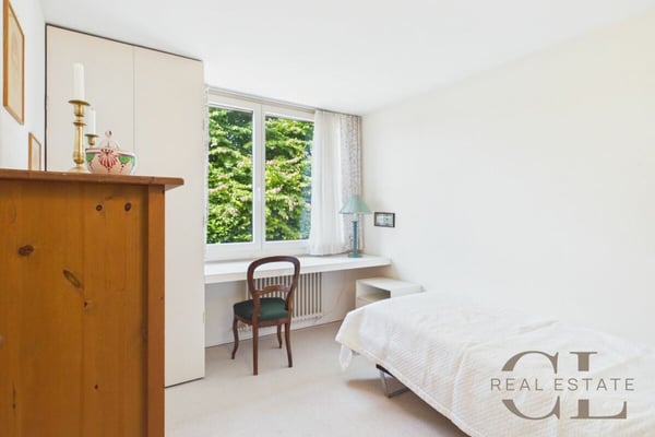 Stilvolles 8-Zimmer-Atriumhaus mit einer Garage und einem Abstellplatz 11