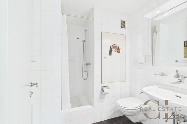 Stilvolles 8-Zimmer-Atriumhaus mit einer Garage und einem Abstellplatz 4
