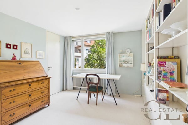 Stilvolles 8-Zimmer-Atriumhaus mit einer Garage und einem Abstellplatz 14