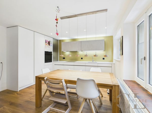Stilvolles 4 Zimmer-Reihenhaus mit Garten in Oberwil