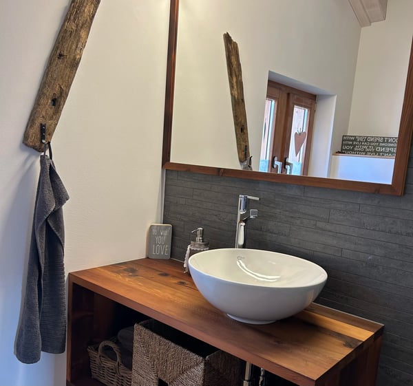 Charmante Dachgeschosswohnung mit Balkon & Abendsonne im idyllischen Goms 9