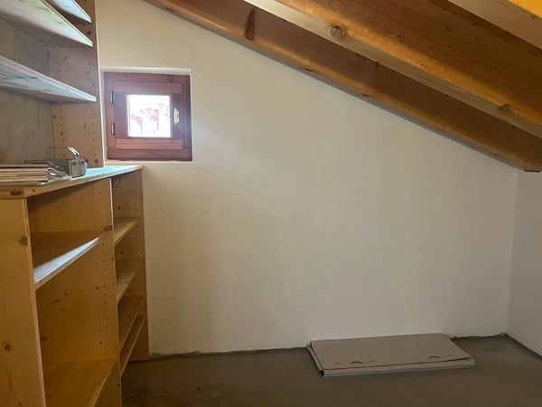 Charmante Dachgeschosswohnung mit Balkon & Abendsonne im idyllischen Goms 12