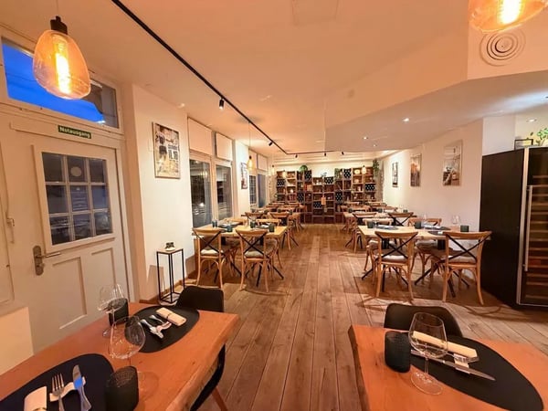 Etabliertes Restaurant mit grosser Terrasse – Region Thunersee 3