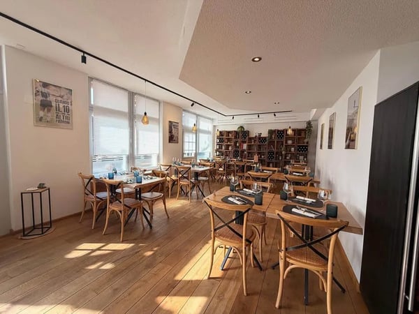 Etabliertes Restaurant mit grosser Terrasse – Region Thunersee 9