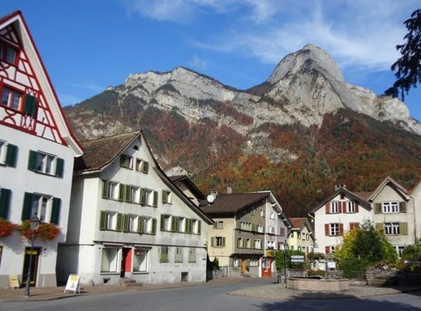 5.5 Zimmer Einfamilienhaus: Wohnhaus mit Baureserve und spektakulärem Blick, 535 m² W2 12