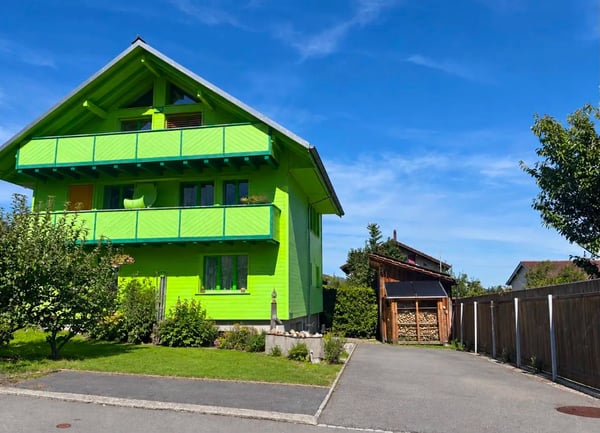 Grosszügiges 8.5-Zimmer-MINERGIE-Öko-Generationenhaus 1