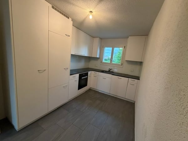 Appartement de 4.5 pièces lumineux avec balcon et place de parc à Onnens 4