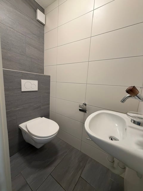Appartement de 4.5 pièces lumineux avec balcon et place de parc à Onnens 10