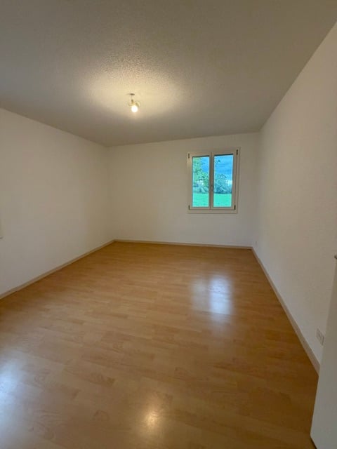 Appartement de 4.5 pièces lumineux avec balcon et place de parc à Onnens 7
