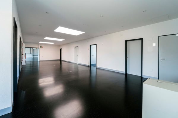 Bâtiment industriel et administratif de 960 m2 à louer 9