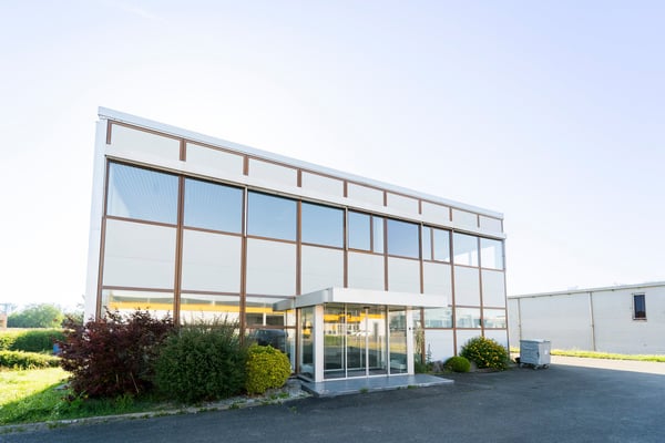 Bâtiment industriel et administratif de 960 m2 à louer 2
