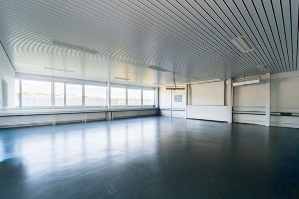 Bâtiment industriel et administratif de 960 m2 à louer 12