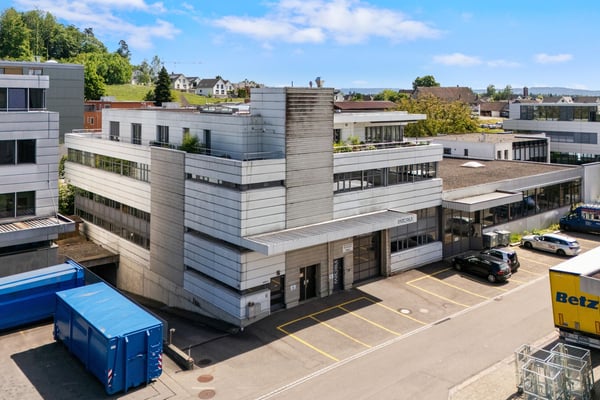 Vielseitige Gewerbe- und Büroflächen mit über 1'540 m² Nutzfläche 1