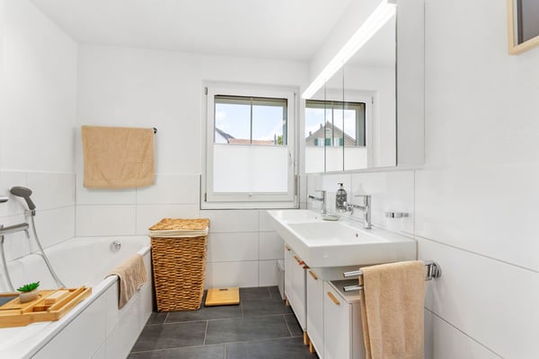 Moderne 5.5-Zimmer-Wohnung im Dorfzentrum 6
