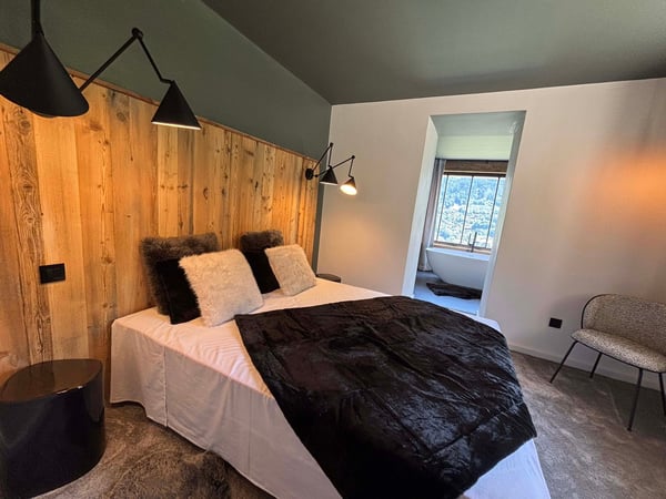 Chalet d'exception entièrement rénové avec vue panoramique sur le Mont-Blanc 12