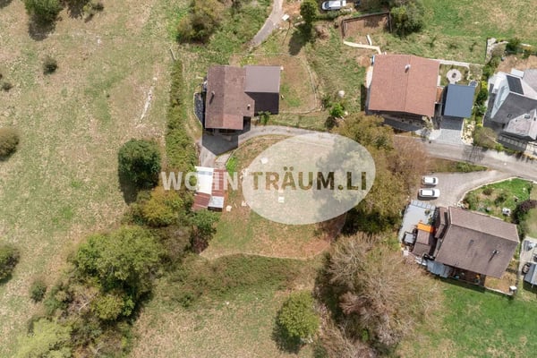 5-Zimmer Einfamilienhaus mit Landreserve in Welschenrohr 12