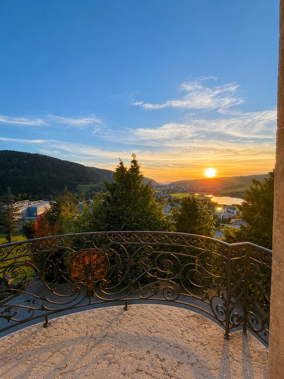 Avec balcon et vue sur le lac dans un manoir rénové 1