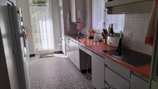 Villa-appartement avec piscine et vue sur le lac 5