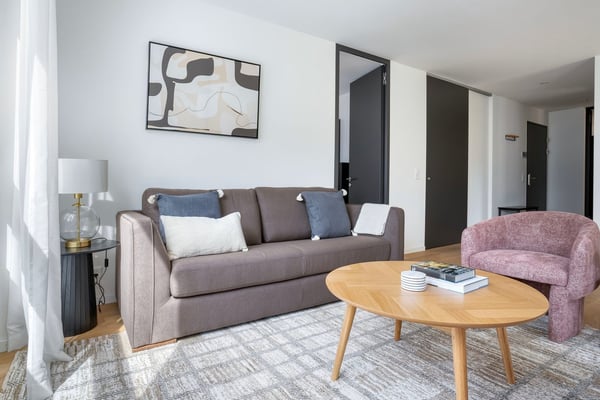 Möblierte 3.5-Zimmer-Wohnung mit Loggia in Zürich-Sihlcity 7