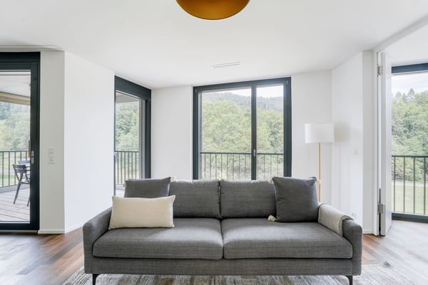 Moderne 2.5-Zimmer-Wohnung mit Balkon und herrlicher Aussicht auf die Sihl 2