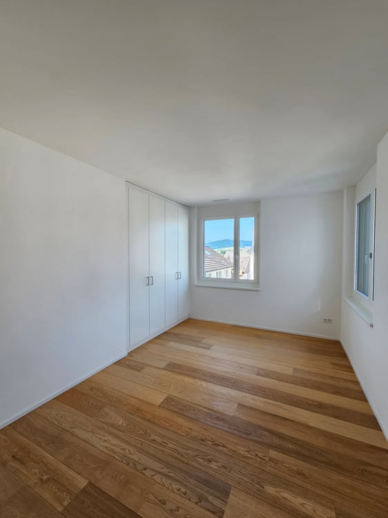 Luxuriöse 3,5 Zi-Wohnung im Herzen von Siebnen SZ 9