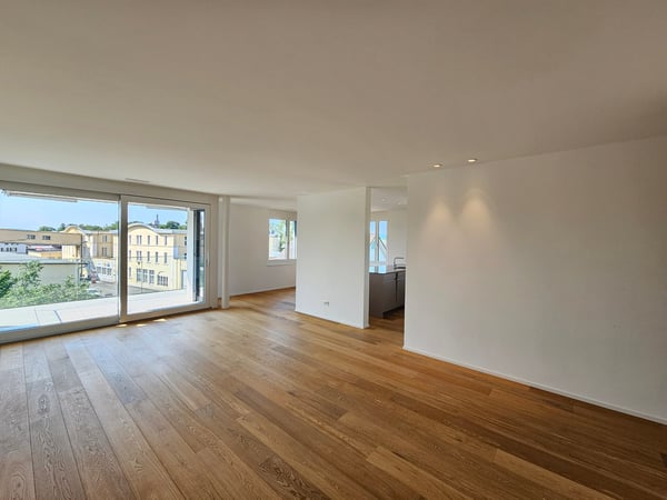 Luxuriöse 3,5 Zi-Wohnung im Herzen von Siebnen SZ 8