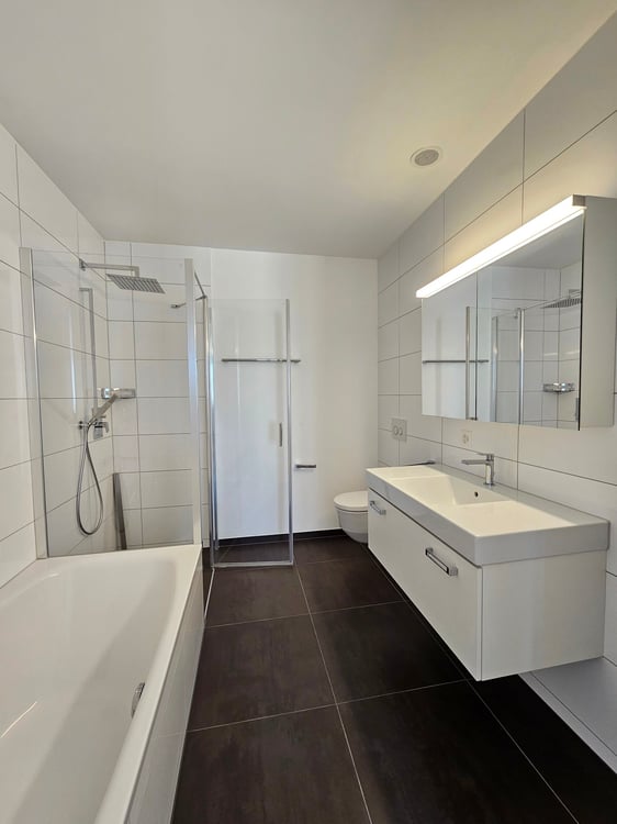Luxuriöse 3,5 Zi-Wohnung im Herzen von Siebnen SZ 10