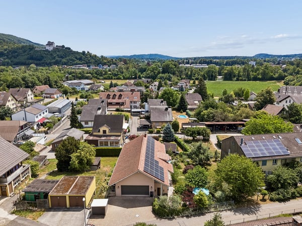 Ihr Familienzuhause im Aaretal: SwimSpa, Schlossblick und Platz für alle  Beschreibung