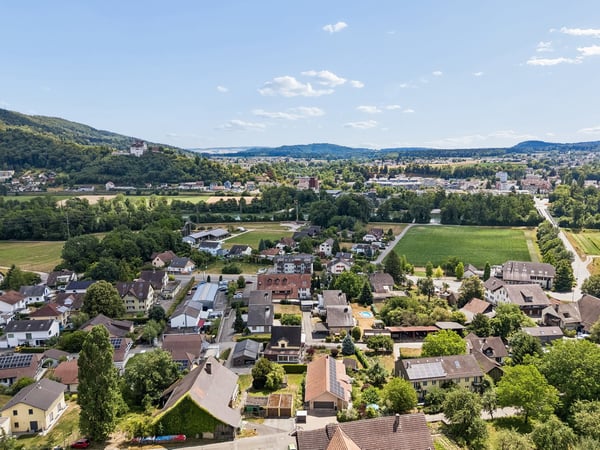 Ihr Familienzuhause im Aaretal: SwimSpa, Schlossblick und Platz für alle 20