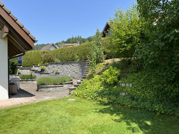Sehr gepflegtes 6.5-Zimmer-Einfamilienhaus, exklusives Wohnen an Panoramalage 13
