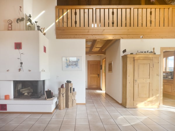 5.5-Zimmer-Galeriewohnung mit sonnigem Balkon und schöner Aussicht 8