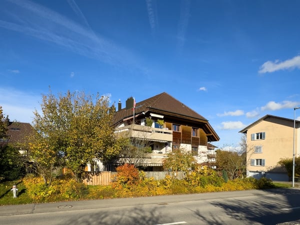 5.5-Zimmer-Galeriewohnung mit sonnigem Balkon und schöner Aussicht 1